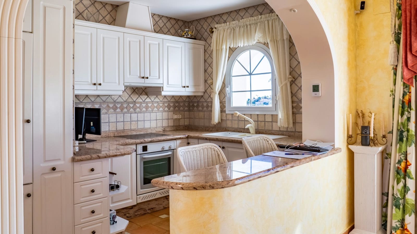 8 Zimmer Villa zu verkaufen in La Nucia mit Pool Garage - 4.200.000 € (Ref: 9444919)