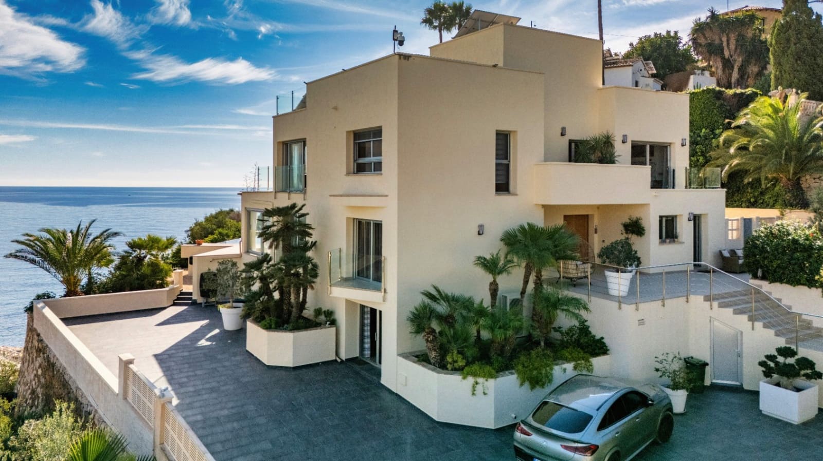 4 makuuhuone Huvila myytävänä paikassa Calpe / Calp mukana uima-altaan 
autotalli - 4 200 000 € (Ref: 9444920)