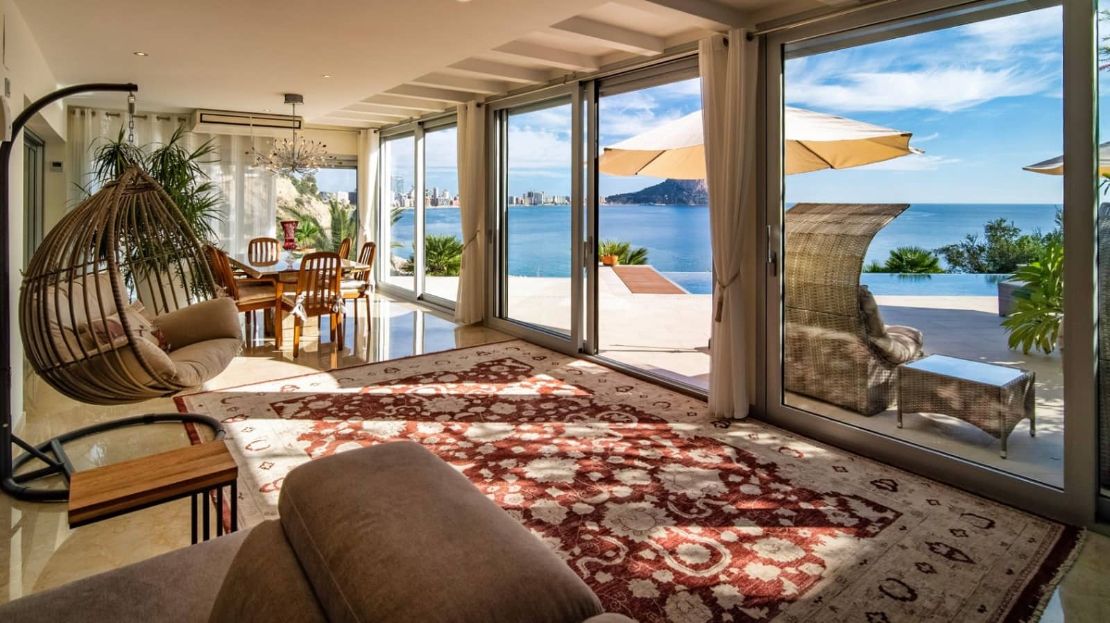 4 makuuhuone Huvila myytävänä paikassa Calpe / Calp mukana uima-altaan 
autotalli - 4 200 000 € (Ref: 9444920)