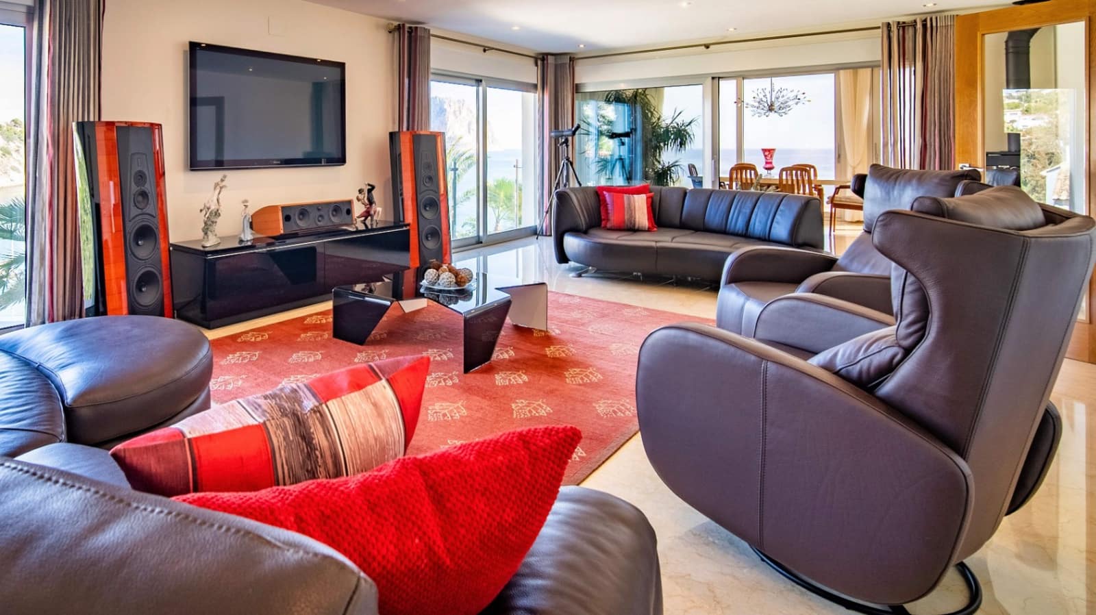 4 makuuhuone Huvila myytävänä paikassa Calpe / Calp mukana uima-altaan 
autotalli - 4 200 000 € (Ref: 9444920)