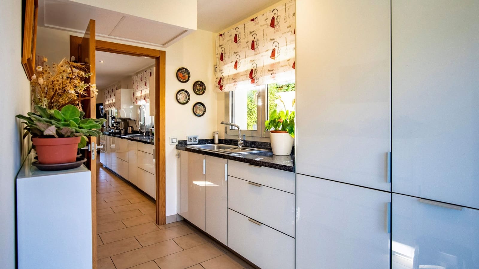 4 makuuhuone Huvila myytävänä paikassa Calpe / Calp mukana uima-altaan 
autotalli - 4 200 000 € (Ref: 9444920)