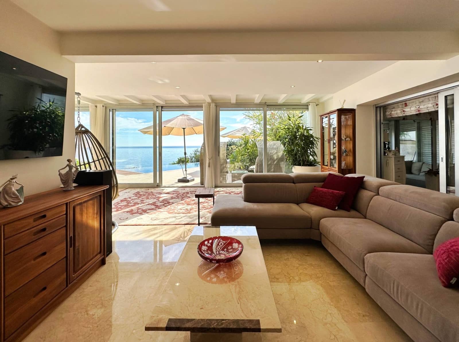 4 makuuhuone Huvila myytävänä paikassa Calpe / Calp mukana uima-altaan 
autotalli - 4 200 000 € (Ref: 9444920)