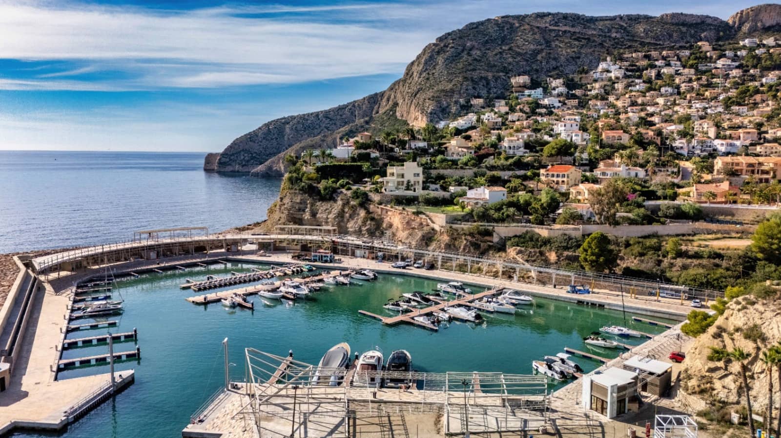 4 makuuhuone Huvila myytävänä paikassa Calpe / Calp mukana uima-altaan 
autotalli - 4 200 000 € (Ref: 9444920)