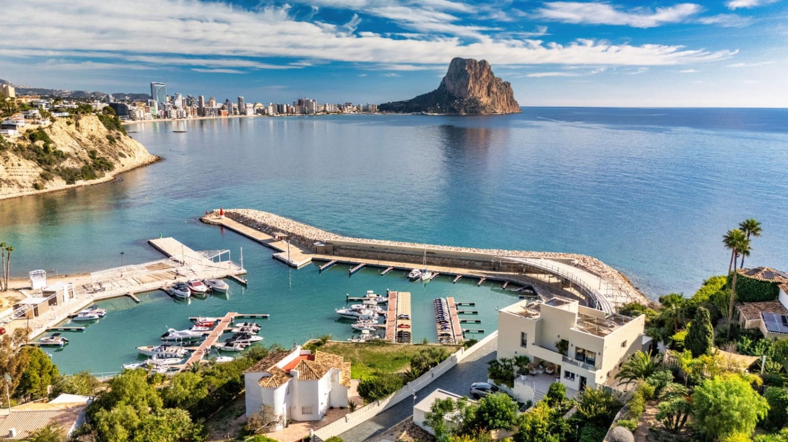 4 makuuhuone Huvila myytävänä paikassa Calpe / Calp mukana uima-altaan 
autotalli - 4 200 000 € (Ref: 9444920)