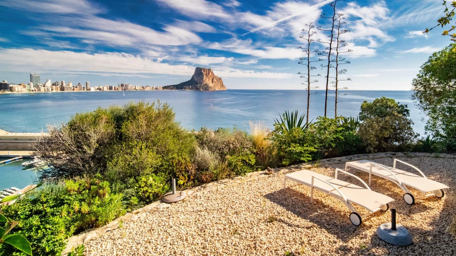 4 makuuhuone Huvila myytävänä paikassa Calpe / Calp mukana uima-altaan 
autotalli - 4 200 000 € (Ref: 9444920)