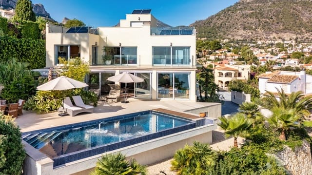 4 makuuhuone Huvila myytävänä paikassa Maryvilla, Calpe / Calp mukana uima-altaan 
autotalli - 4 200 000 € (Ref: 9444920)