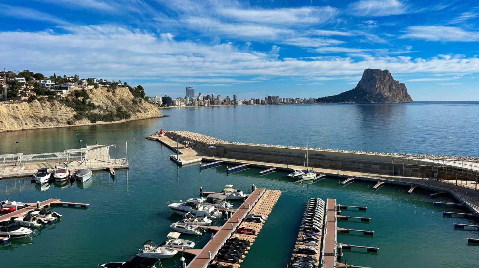 4 makuuhuone Huvila myytävänä paikassa Calpe / Calp mukana uima-altaan 
autotalli - 4 200 000 € (Ref: 9444920)