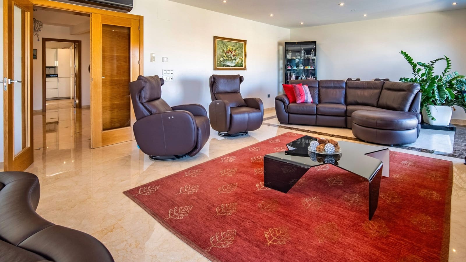 4 makuuhuone Huvila myytävänä paikassa Calpe / Calp mukana uima-altaan 
autotalli - 4 200 000 € (Ref: 9444920)