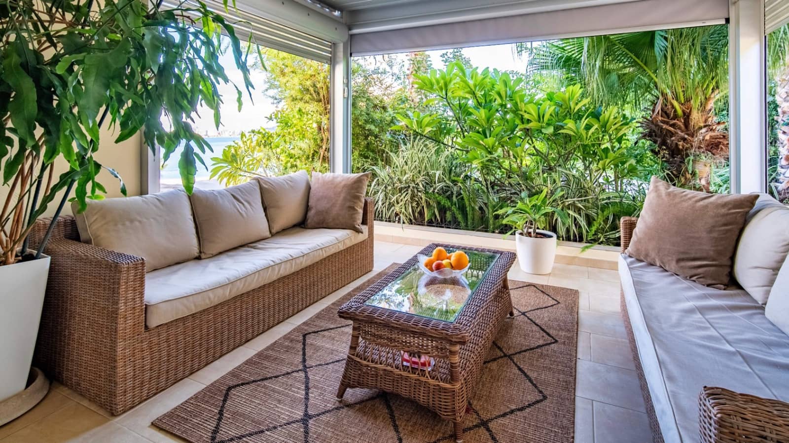 4 makuuhuone Huvila myytävänä paikassa Calpe / Calp mukana uima-altaan 
autotalli - 4 200 000 € (Ref: 9444920)