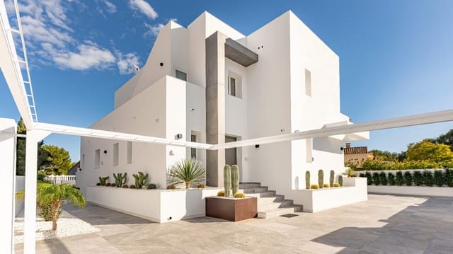 6 soverom Villa til salgs i Moraira, Teulada-Moraira med svømmebasseng - € 2 400 000 (Ref: 9444921)