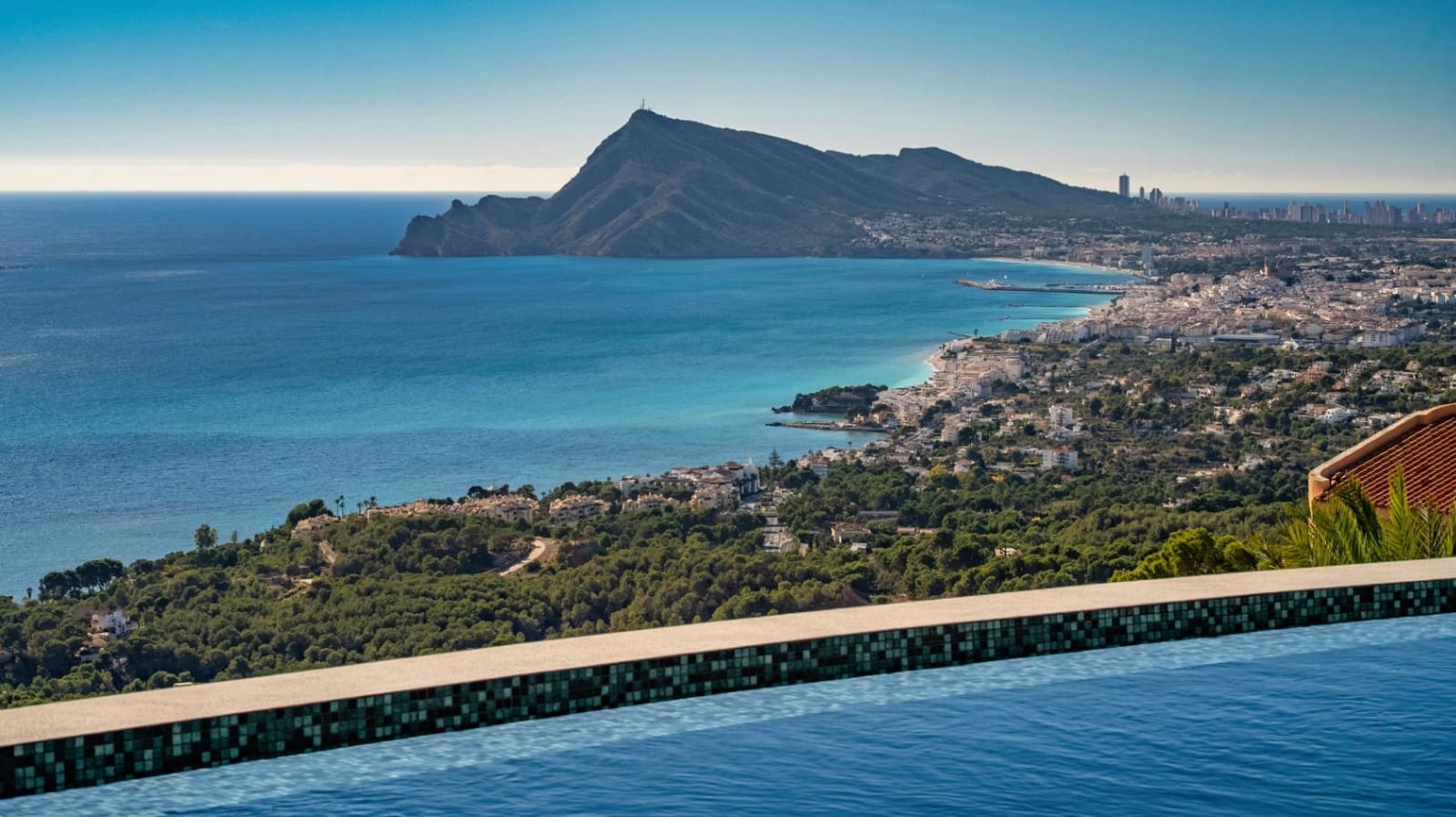 Chalet de 5 habitaciones en Altea en venta con piscina garaje - 3.995.000 € (Ref: 9446930)