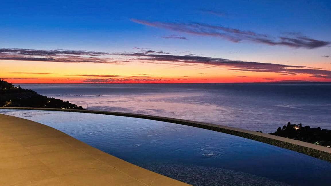 5 bedroom Villa for sale in Altea with pool garage - € 3,995,000 (Ref: 9446930)