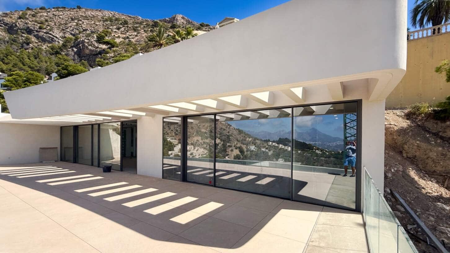 4 bedroom Villa for sale in Altea with pool garage - € 3,300,000 (Ref: 9453440)