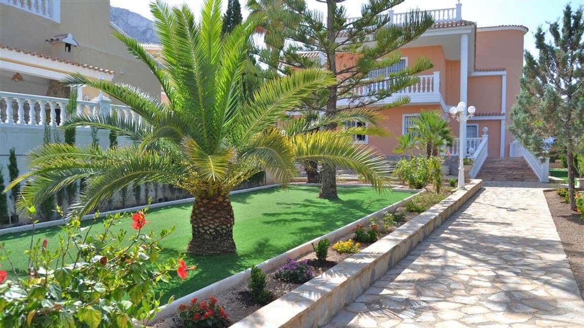 5 makuuhuone Huvila myytävänä paikassa Calpe / Calp mukana uima-altaan 
autotalli - 895 000 € (Ref: 9459630)