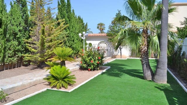 5 makuuhuone Huvila myytävänä paikassa Maryvilla, Calpe / Calp mukana uima-altaan 
autotalli - 895 000 € (Ref: 9459630)