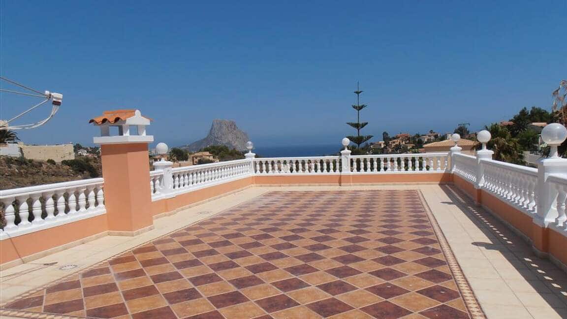 5 makuuhuone Huvila myytävänä paikassa Calpe / Calp mukana uima-altaan 
autotalli - 895 000 € (Ref: 9459630)