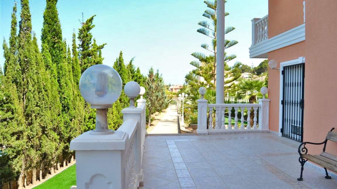 5 makuuhuone Huvila myytävänä paikassa Calpe / Calp mukana uima-altaan 
autotalli - 895 000 € (Ref: 9459630)