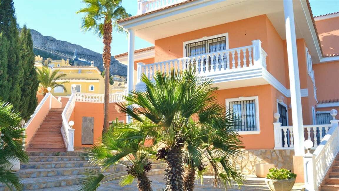 5 makuuhuone Huvila myytävänä paikassa Calpe / Calp mukana uima-altaan 
autotalli - 895 000 € (Ref: 9459630)