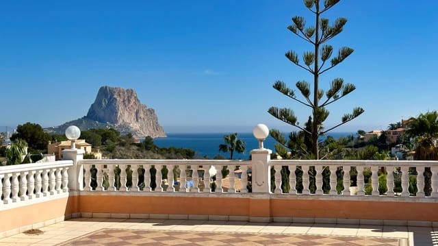 Chalet de 5 habitaciones en Calpe / Calp en venta con piscina - 895.000 € (Ref: 9459630)
