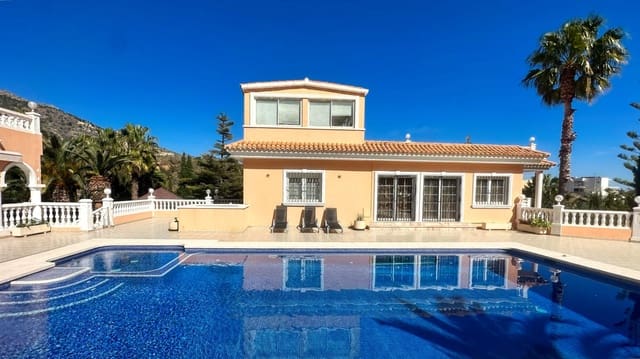 Chalet de 5 habitaciones en Calpe / Calp en venta con piscina - 895.000 € (Ref: 9459630)