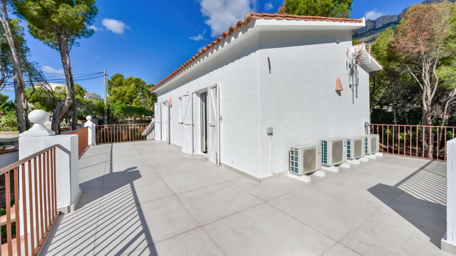 3 soverom Villa til salgs i Altea la Vella med svømmebasseng garasje - € 695 000 (Ref: 9466022)