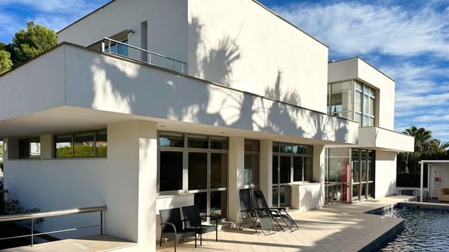 5 bedroom Villa for sale in Benidorm with pool garage - € 1,250,000 (Ref: 9494867)