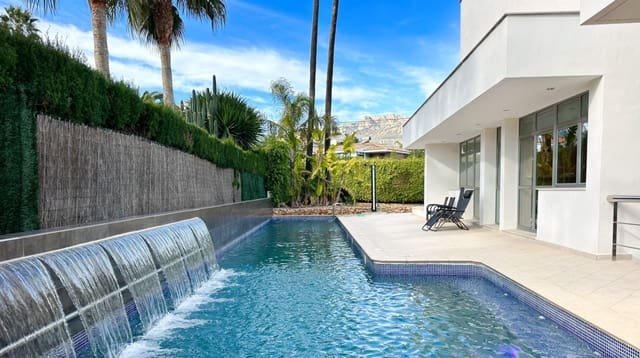 5 bedroom Villa for sale in Benidorm with pool garage - € 1,250,000 (Ref: 9494867)