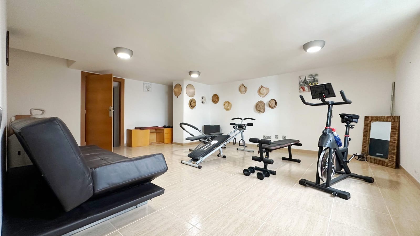 5 bedroom Villa for sale in Benidorm with pool garage - € 1,250,000 (Ref: 9494867)