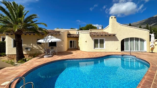 4 sypialnia Willa na sprzedaż w Altea z basenem garażem - 775 000 € (Ref: 9494876)