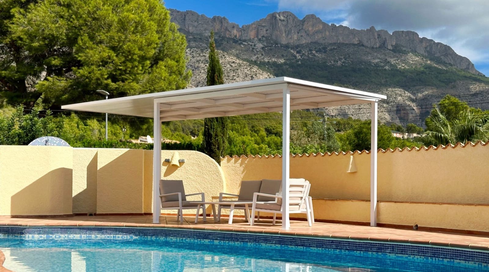 4 sypialnia Willa na sprzedaż w Altea z basenem garażem - 775 000 € (Ref: 9494876)