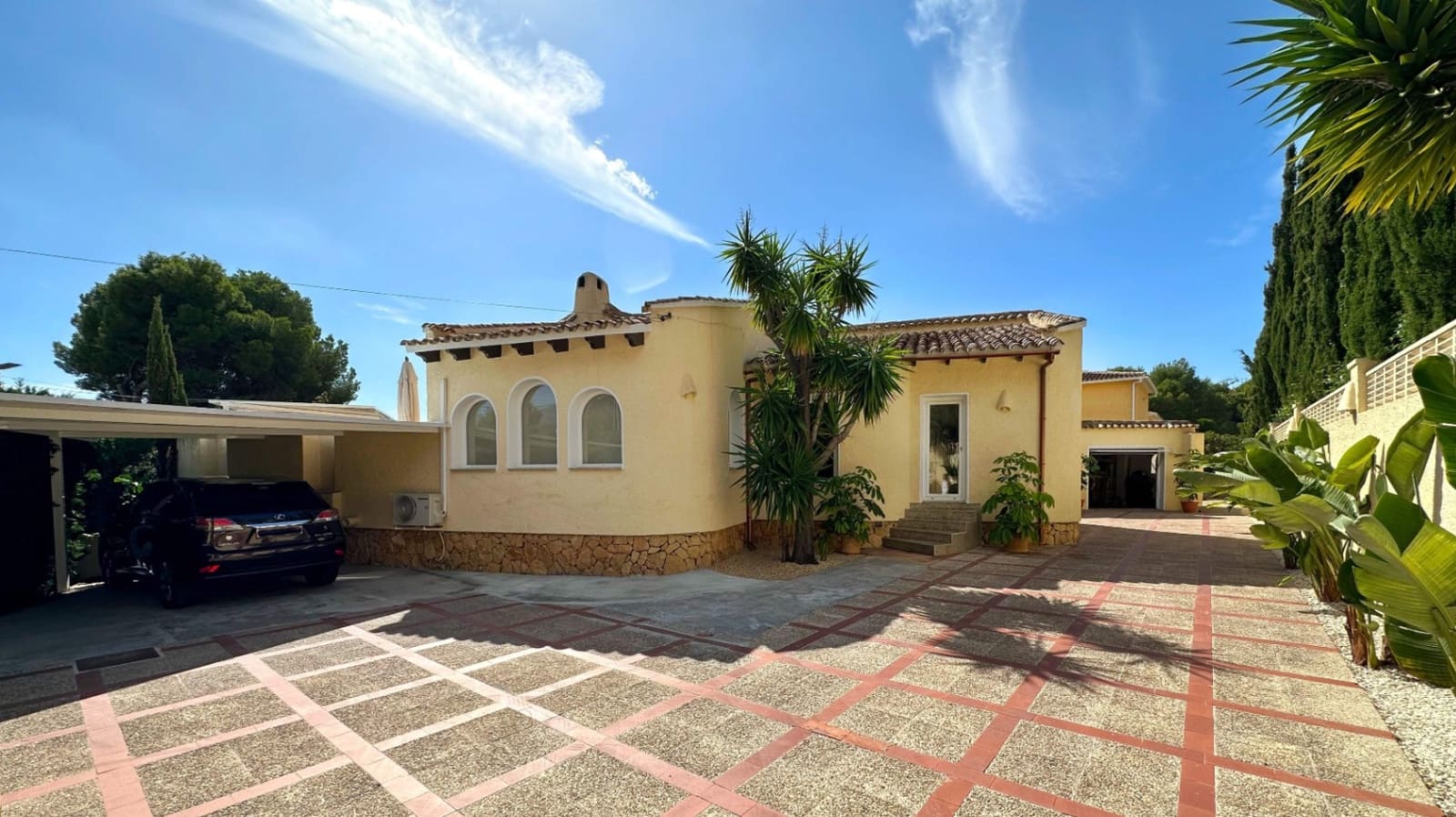 4 sypialnia Willa na sprzedaż w Altea z basenem garażem - 775 000 € (Ref: 9494876)