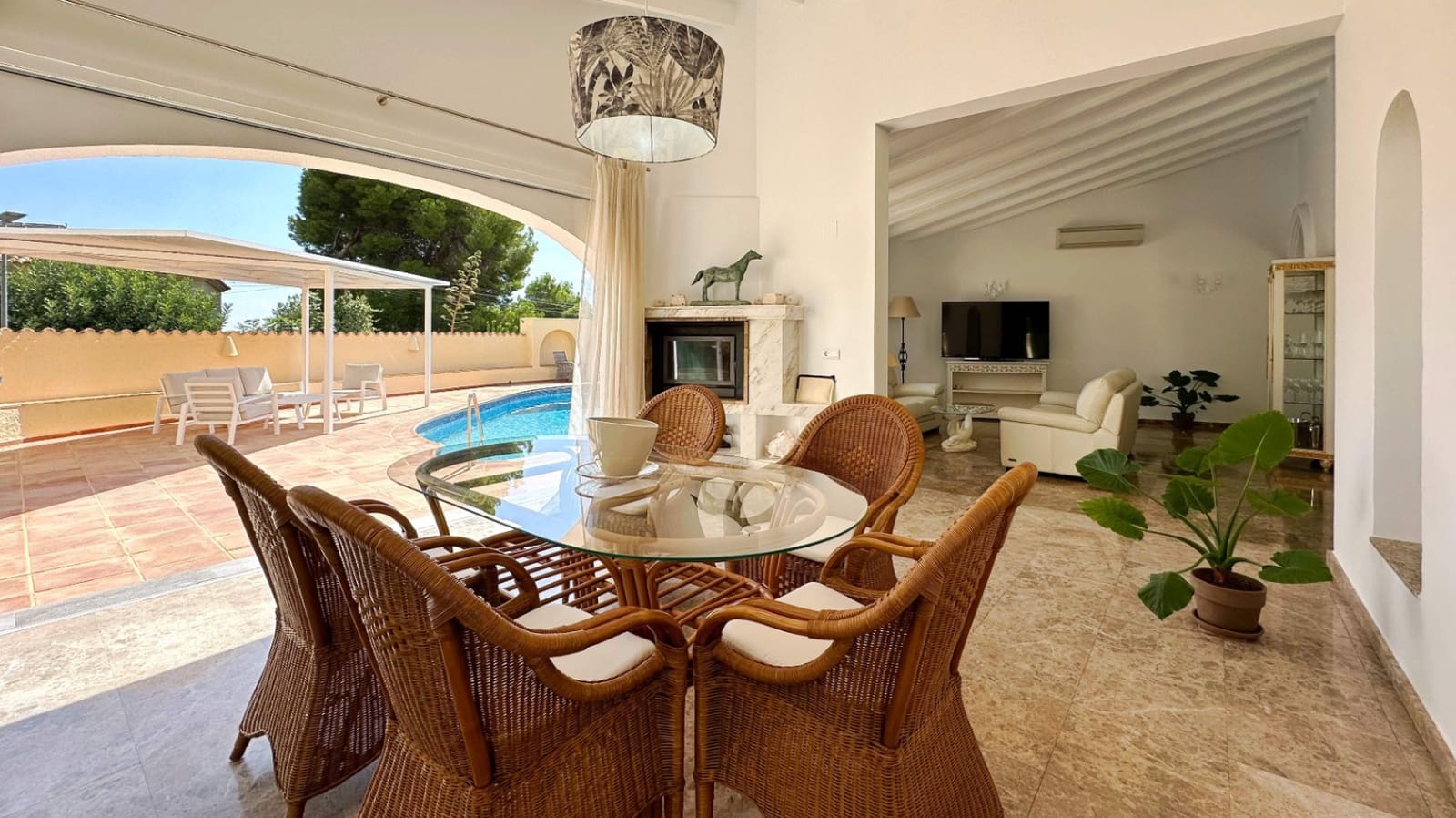 4 sypialnia Willa na sprzedaż w Altea z basenem garażem - 775 000 € (Ref: 9494876)