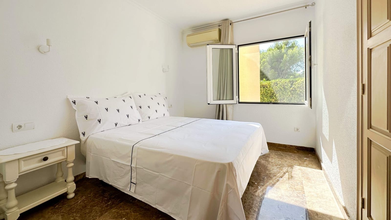 4 sypialnia Willa na sprzedaż w Altea z basenem garażem - 775 000 € (Ref: 9494876)