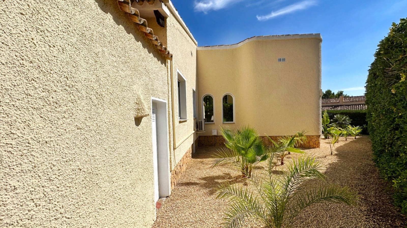 4 sypialnia Willa na sprzedaż w Altea z basenem garażem - 775 000 € (Ref: 9494876)