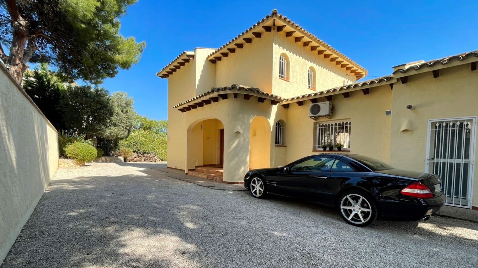 5 sypialnia Willa na sprzedaż w Altea z basenem garażem - 1 195 000 € (Ref: 9494877)