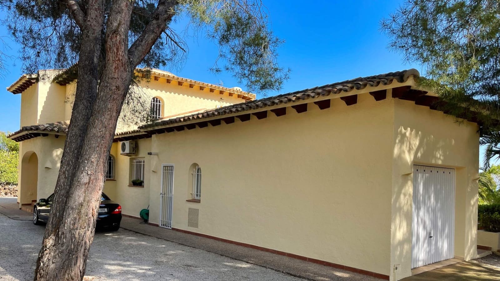 5 sypialnia Willa na sprzedaż w Altea z basenem garażem - 1 195 000 € (Ref: 9494877)