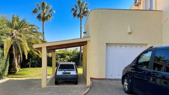 5 sypialnia Willa na sprzedaż w Altea z basenem garażem - 1 195 000 € (Ref: 9494877)