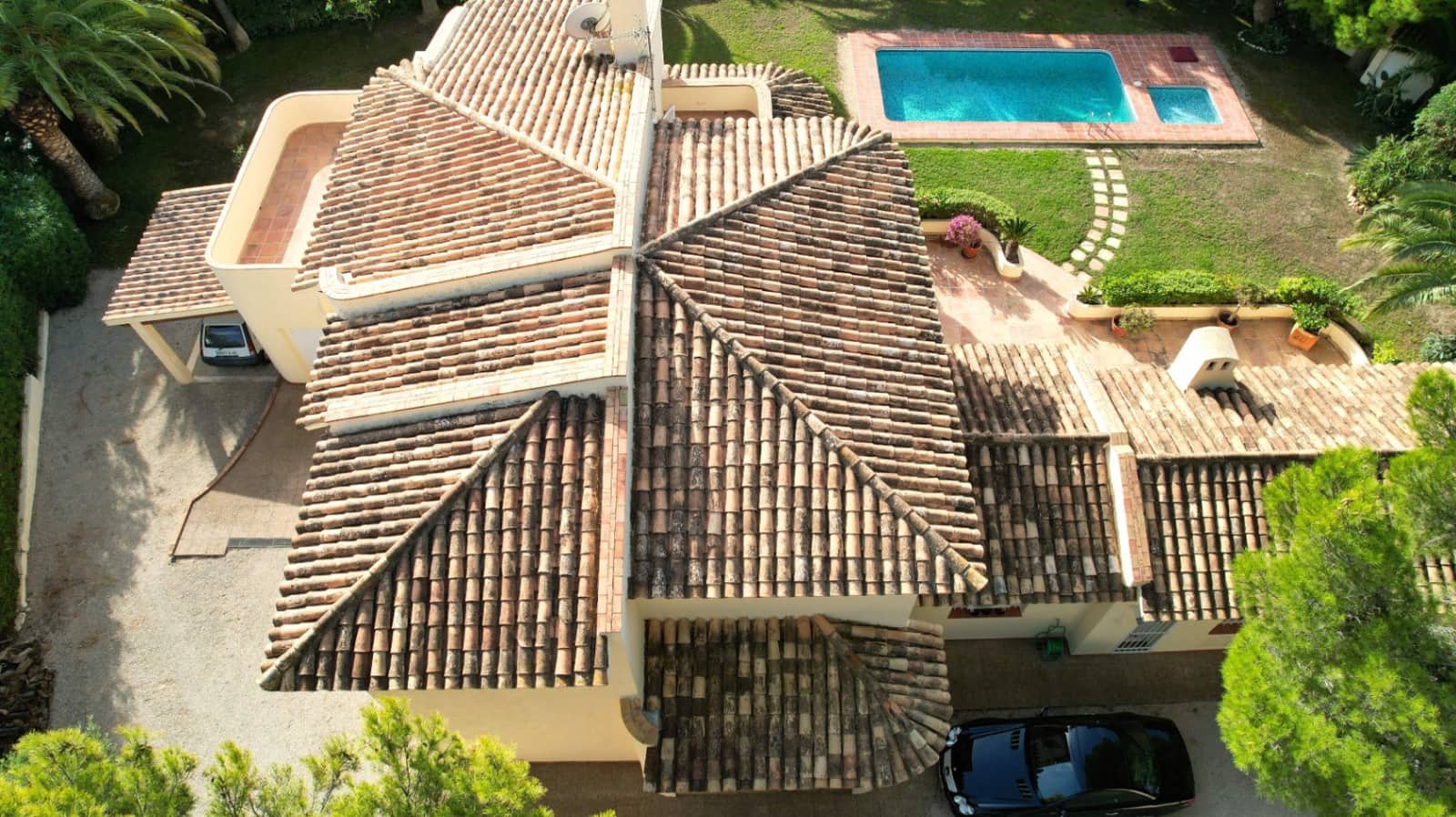 5 sypialnia Willa na sprzedaż w Altea z basenem garażem - 1 195 000 € (Ref: 9494877)