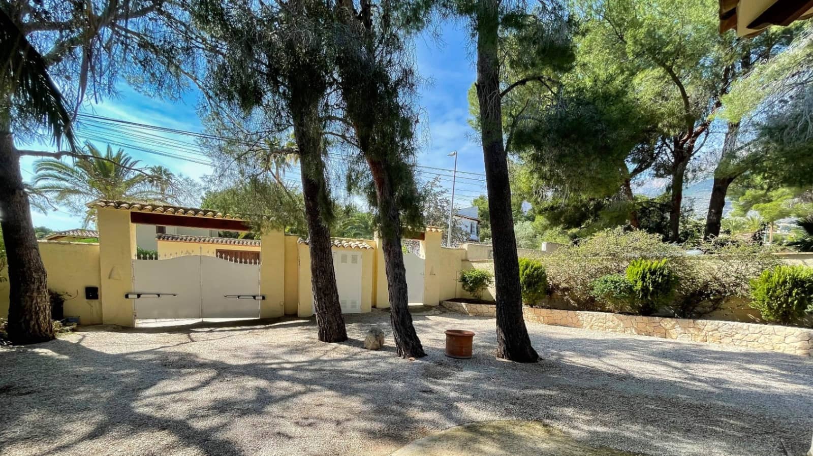 5 sypialnia Willa na sprzedaż w Altea z basenem garażem - 1 195 000 € (Ref: 9494877)