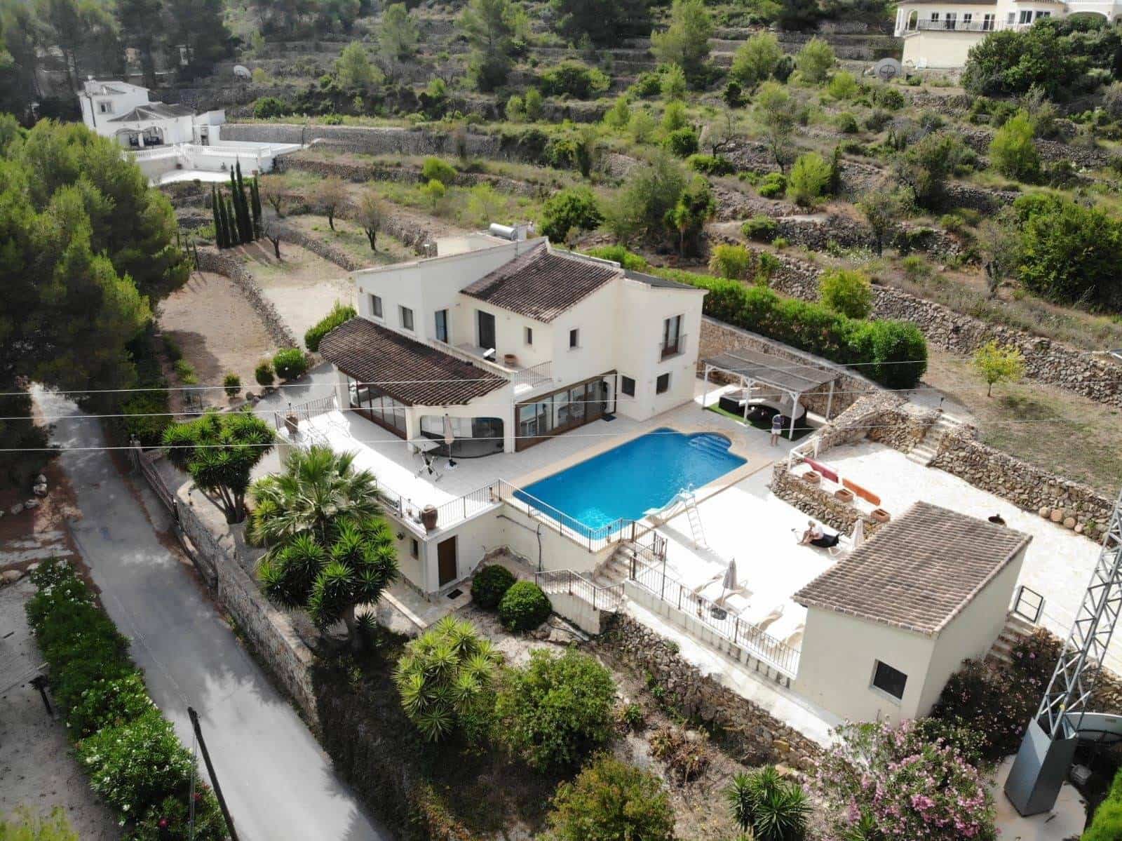 5 bedroom Villa for sale in Jalon / Xalo with pool - € 660,000 (Ref: 9494878)
