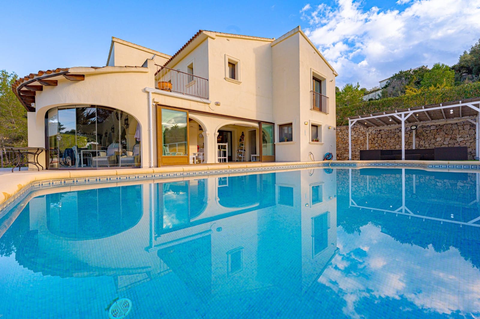 5 bedroom Villa for sale in Jalon / Xalo with pool - € 660,000 (Ref: 9494878)