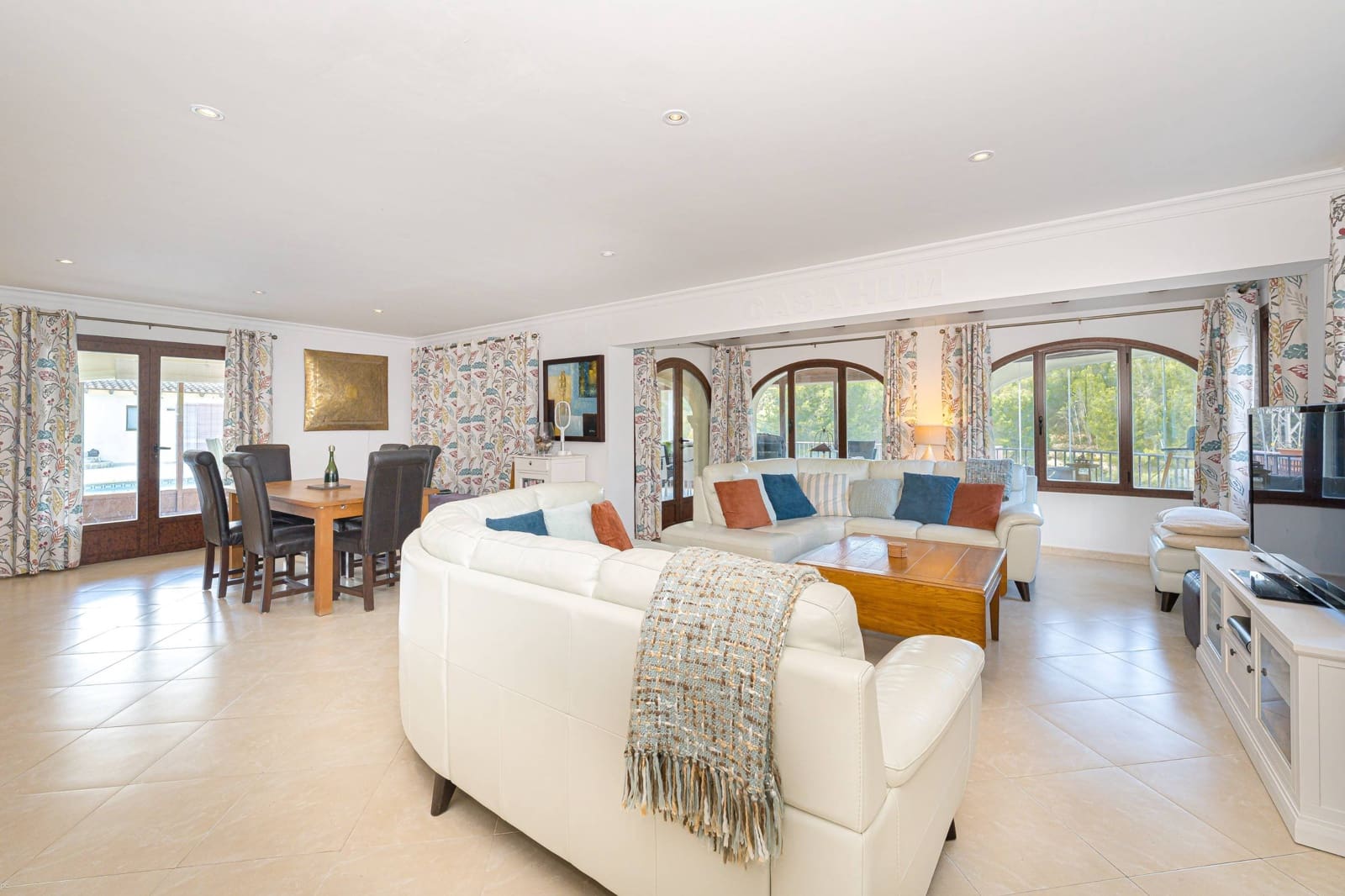 5 bedroom Villa for sale in Jalon / Xalo with pool - € 660,000 (Ref: 9494878)