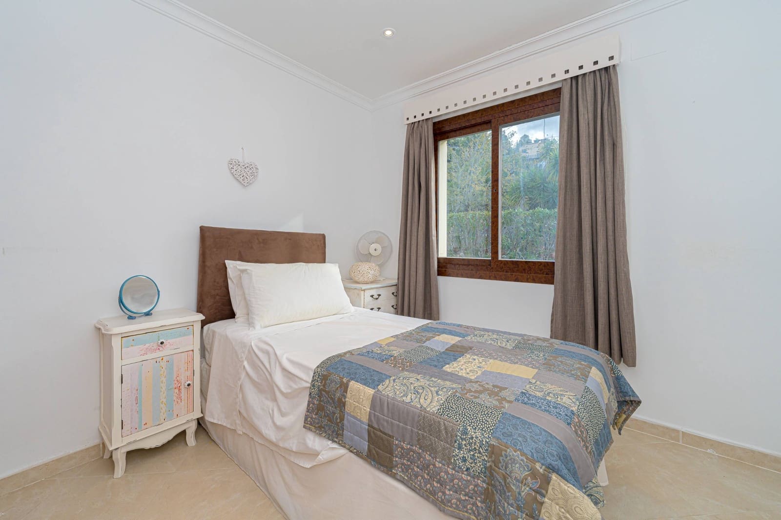 5 bedroom Villa for sale in Jalon / Xalo with pool - € 660,000 (Ref: 9494878)