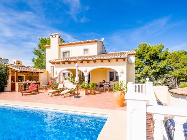 4 bedroom Villa for sale in Benissa with pool garage - € 795,000 (Ref: 9494880)