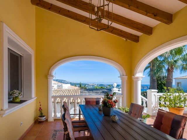 4 bedroom Villa for sale in Benissa with pool garage - € 795,000 (Ref: 9494880)