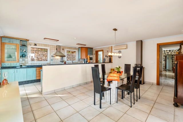 5 soveværelse Villa til salg i Callosa d'En Sarrià med swimmingpool garage - € 890.000 (Ref: 9494881)