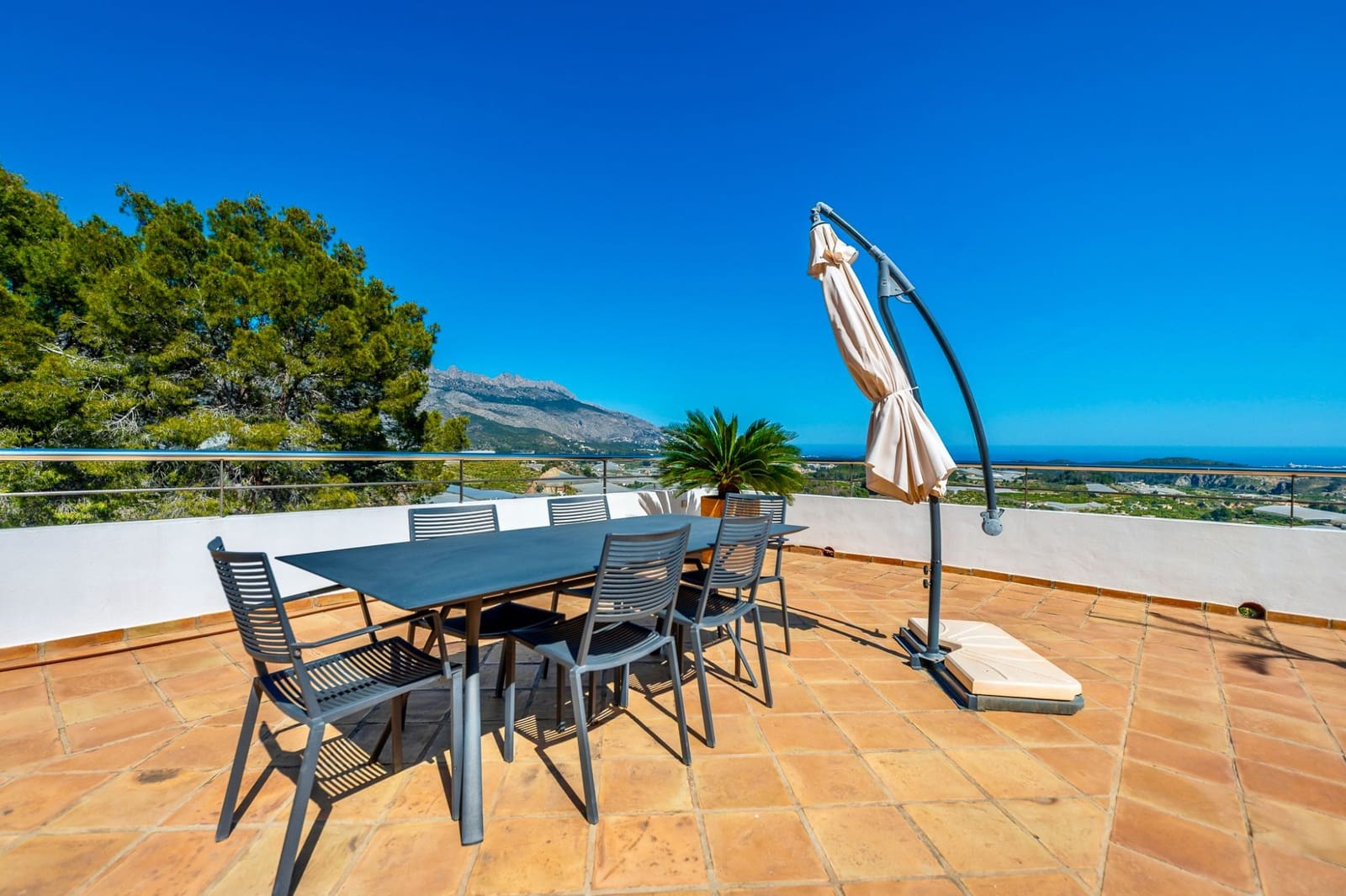 5 soveværelse Villa til salg i Callosa d'En Sarria med swimmingpool garage - € 890.000 (Ref: 9494881)