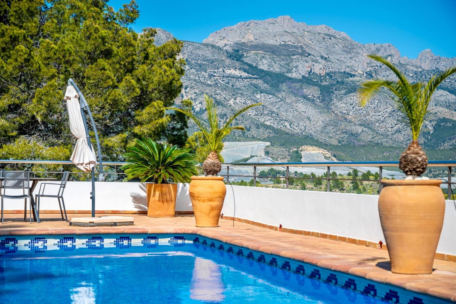 5 soveværelse Villa til salg i Callosa d'En Sarria med swimmingpool garage - € 890.000 (Ref: 9494881)