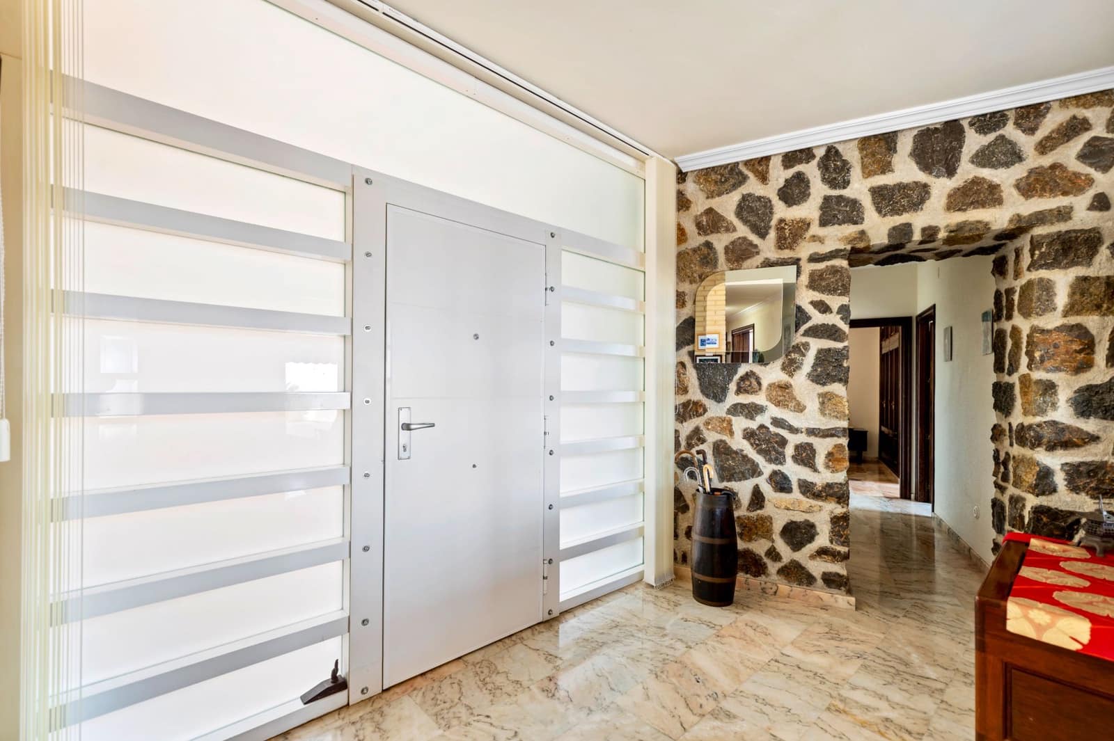 5 soveværelse Villa til salg i Callosa d'En Sarria med swimmingpool garage - € 890.000 (Ref: 9494881)