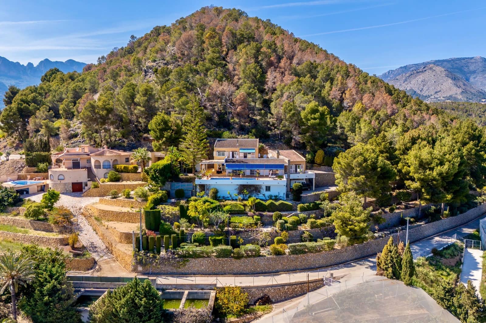 5 soveværelse Villa til salg i Callosa d'En Sarria med swimmingpool garage - € 890.000 (Ref: 9494881)